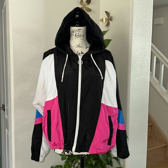 New Look - Picture 2 of 8